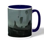 كوب قهوة بمقبض ازرق داكن بتصميم حافة العالم ديث ستراندنغ