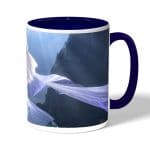 كوب قهوة بمقبض ازرق داكن بتصميم حصان إلسا الثلجي ملكة الثلج