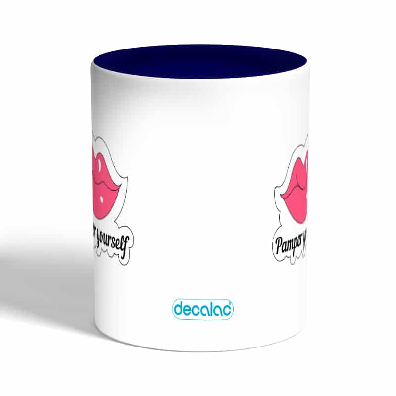 كوب-قهوة-بمقبض-ازرق-داكن-بتصميم-شفاه-جذابه-1