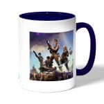 كوب قهوة بمقبض ازرق داكن بتصميم قتال الزومبي فورت نايت