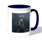 كوب قهوة بمقبض ازرق داكن بتصميم قوة جيرالت من ريفي ذا ويتشر 3 وايلد هانت