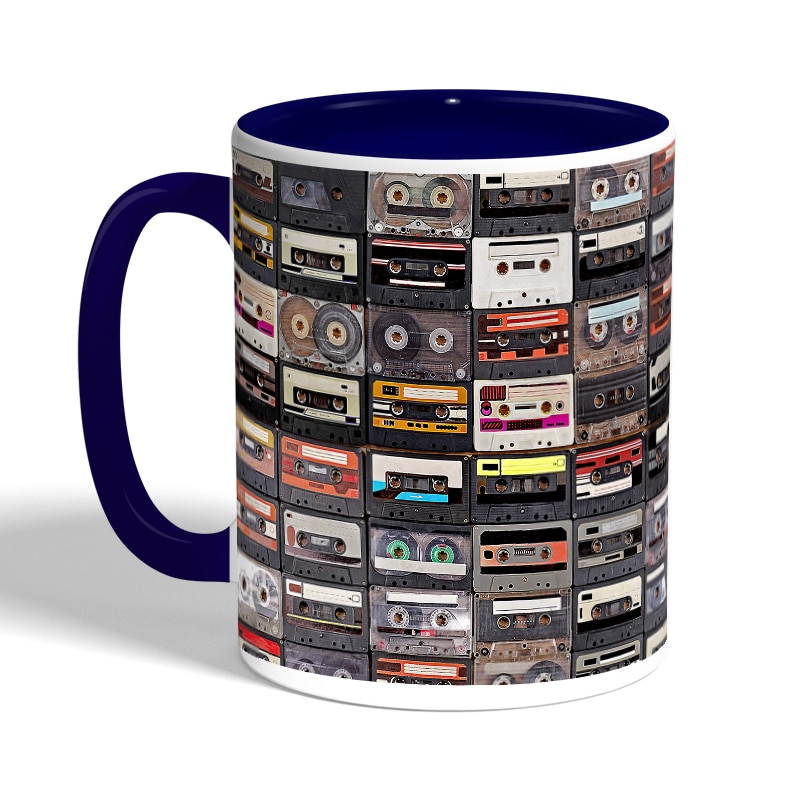 كوب-قهوة-بمقبض-ازرق-داكن-بتصميم-كاسيت-موسيقي-2