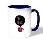 كوب قهوة بمقبض ازرق داكن بتصميم كوب بعباره