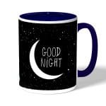 كوب قهوة بمقبض ازرق داكن بتصميم ليله سعيده