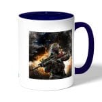 كوب قهوة بمقبض ازرق داكن بتصميم نيران معارك كول أوف ديوتي