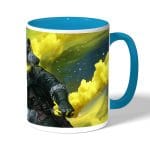 كوب قهوة بمقبض ازرق فاتح بتصميم أبيكس ليجندز كوستيك