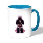 كوب قهوة بمقبض ازرق فاتح بتصميم أسرار مخيفه طوكيو الغول