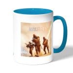 كوب قهوة بمقبض ازرق فاتح بتصميم اطلاق النار باتلفيلد