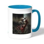 كوب قهوة بمقبض ازرق فاتح بتصميم القتال ضد سبايدر مان