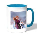 كوب قهوة بمقبض ازرق فاتح بتصميم رحلة مائية آنا أولاف