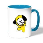 كوب قهوة بمقبض ازرق فاتح بتصميم شخصيه شيمي BT21
