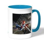 كوب قهوة بمقبض ازرق فاتح بتصميم قوة سبيدر مان