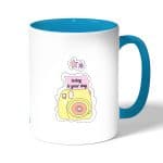 كوب قهوة بمقبض ازرق فاتح بتصميم كرتون كاميرا