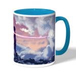 كوب قهوة بمقبض ازرق فاتح بتصميم لحظه اللقاء انمي أسمك