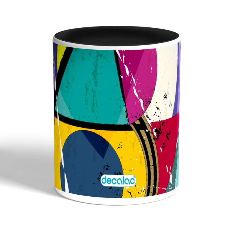 كوب-قهوة-بمقبض-اسود-بتصميم-اشكال-هندسيه-1