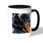 كوب قهوة بمقبض اسود بتصميم القناص  باتلفيلد 1