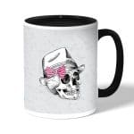 كوب قهوة بمقبض اسود بتصميم جمجمه بقبعه