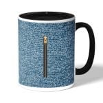 كوب قهوة بمقبض اسود بتصميم سحاب