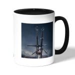 كوب قهوة بمقبض اسود بتصميم سيف فضي أفعواني من ذا ويتشر 3 وايلد هانت