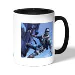 كوب قهوة بمقبض اسود بتصميم فورت نايت تسلق جبل جليدي