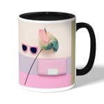 كوب قهوة بمقبض اسود بتصميم ورد مميز