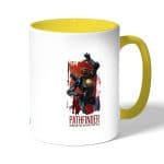 كوب قهوة بمقبض اصفر بتصميم أبيكس ليجندز باثفايندر سعيد