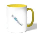 كوب قهوة بمقبض اصفر بتصميم أنت تبدو رائعة