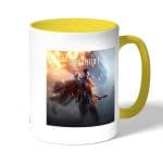 كوب قهوة بمقبض اصفر بتصميم باتلفيلد 1