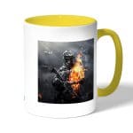 كوب قهوة بمقبض اصفر بتصميم باتلفيلد 3