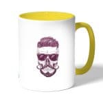 كوب قهوة بمقبض اصفر بتصميم جمجمه انيقه