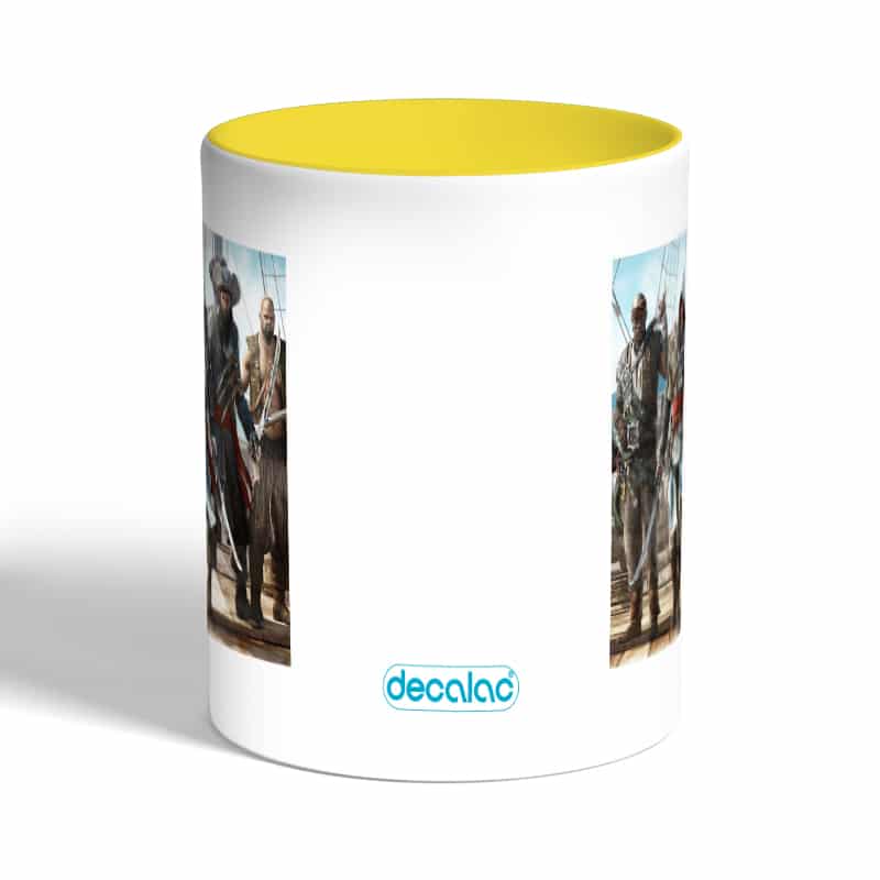 كوب-قهوة-بمقبض-اصفر-بتصميم-حرب-بحريه-أساسنز-كريد-1