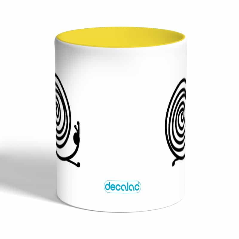 كوب-قهوة-بمقبض-اصفر-بتصميم-حلزون-1