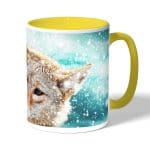 كوب قهوة بمقبض اصفر بتصميم ذئب