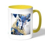 كوب قهوة بمقبض اصفر بتصميم ريفينانت الأسطوري