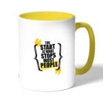 كوب قهوة بمقبض اصفر بتصميم عبارات انجليزية