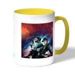 كوب قهوة بمقبض اصفر بتصميم كريس وكلير ريدفيلد 2