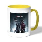 كوب قهوة بمقبض اصفر بتصميم ليون وكلير رزدنت إيفل 2