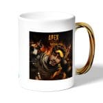 كوب قهوة بمقبض ذهبي بتصميم أبيكس ليجندز ميراج