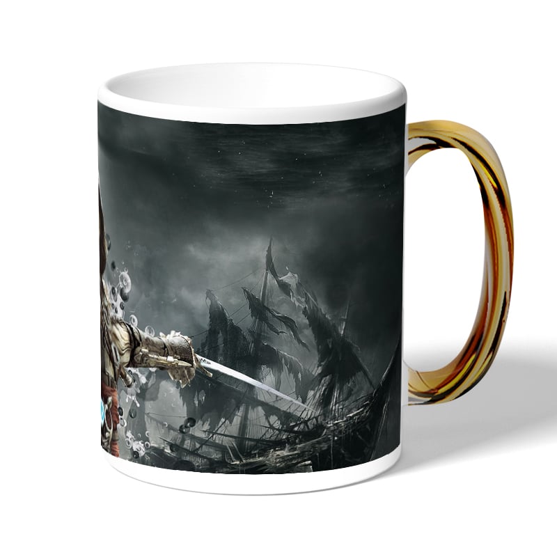 كوب قهوة بمقبض ذهبي بتصميم أساسنز كريد كوب قهوة بمقبض ذهبي بتصميم أساسنز كريد