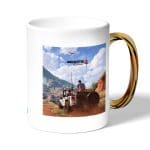 كوب قهوة بمقبض ذهبي بتصميم أنشارتد 4: نهاية لص