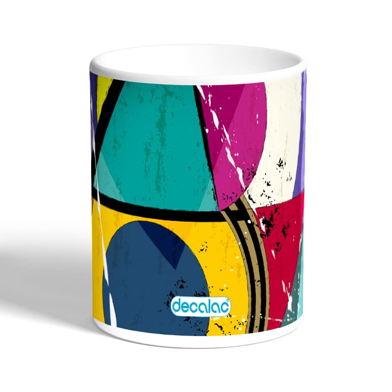 كوب-قهوة-بمقبض-ذهبي-بتصميم-اشكال-هندسيه-1