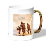 كوب قهوة بمقبض ذهبي بتصميم اطلاق النار باتلفيلد