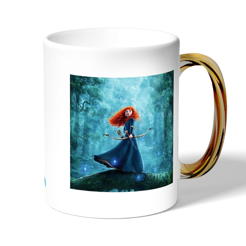 كوب قهوة بمقبض ذهبي بتصميم الأميرة ميريدا مع القوس والسهم كوب قهوة بمقبض ذهبي بتصميم الأميرة ميريدا مع القوس والسهم