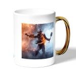 كوب قهوة بمقبض ذهبي بتصميم الاستعداد للمعركة  باتلفيلد