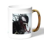 كوب قهوة بمقبض ذهبي بتصميم الوحش فينوم