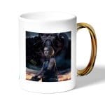 كوب قهوة بمقبض ذهبي بتصميم جيل فالنتاين رزدنت ايفل 3