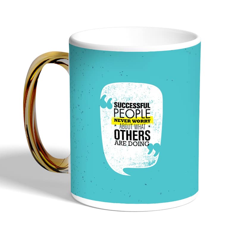 كوب-قهوة-بمقبض-ذهبي-بتصميم-دع-القلق-2