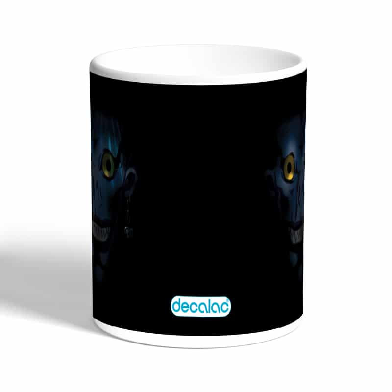 كوب-قهوة-بمقبض-ذهبي-بتصميم-ديث-نوت-ريوك-مخيف-1