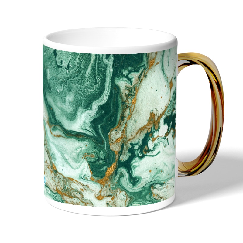 كوب قهوة بمقبض ذهبي بتصميم ذهبي وأخضر كوب قهوة بمقبض ذهبي بتصميم ذهبي وأخضر