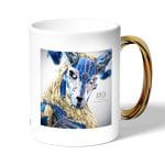 كوب قهوة بمقبض ذهبي بتصميم ريفينانت الأسطوري